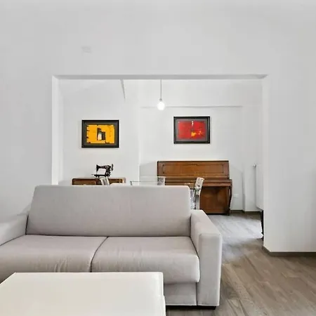아파트 Pianista's House